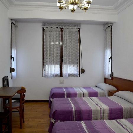 Hostal Oviedo Hotel León Buitenkant foto