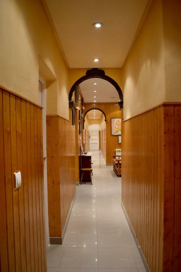 Hostal Oviedo Hotel León Buitenkant foto